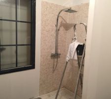 Douche pos&eacute;e on va enfin pouvoir se laver a la maison... Reste du nettoyage a faire ?