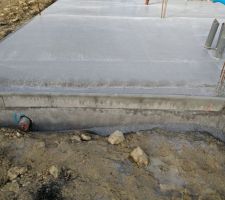 Dalle coulée manque de matière au niveau du garage