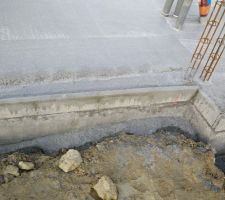 Dalle coulée manque de matière au niveau du garage