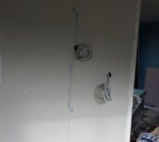 Bureau avant finition cloison