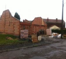 29 janvier: &eacute;l&eacute;vation des pignons.