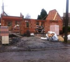 29 janvier: &eacute;l&eacute;vation des pignons.