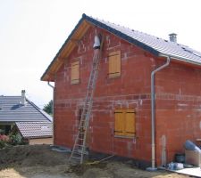 Lasure a 7m80.... au pinceau.. puis finalement au pistolet.. bien plus rapide