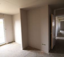 Chambre et vue sur le couloir