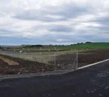 1er enrobé sur les futures rues et aménagement des espaces verts de l'Orée Verte
