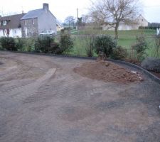 Préparation pour l'aménagement de la cour ( terrasses, enrobés et pavés )