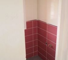 Entr&eacute;e des toilettes du rdc