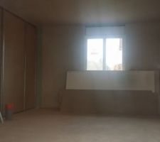 Isolation des murs extérieurs et montage des cloisons intérieures
vue salon