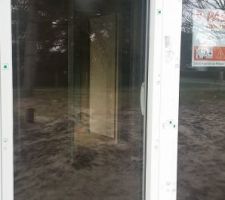 Isolation des murs extérieurs et montage des cloisons intérieures
vue chambre d'amis depuis chambre parentale
