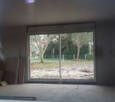 Isolation des murs extérieurs et montage des cloisons intérieures
vue cuisine / salle à manger