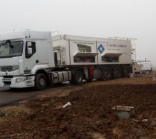 Le beau camion que voila.