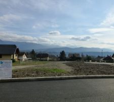 Dernière photo du terrain "vierge" vue du nord, côté entrée
