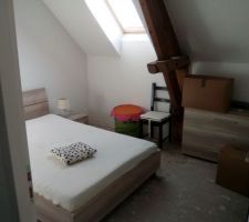 Chambre provisoire &eacute;tage.