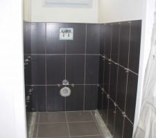 Carrelage WC suspendu