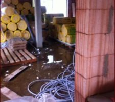 L'intérieur, là où sont stockées les plaques de platre