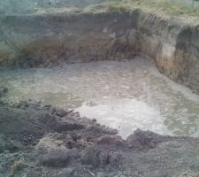 Pr&eacute;sence d'eau dans le trou du sous sol