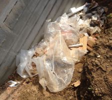 Pas super propre les plastiques qui traînent...