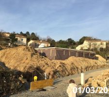 Mur de soutènement/ fondations/ 2m haut x18m long (x2)