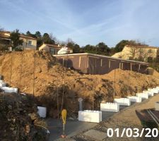 Mur de soutènement/ fondations/ 2m haut x18m long (x2)