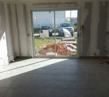 Séjour/salon/cuisine/cellier/couloir : carrelage