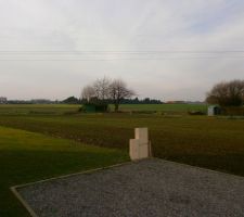 Terrain nu! Elle date