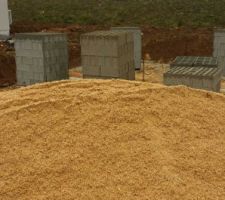 Ce matin j'ai trouvé tout ça sur le chantier