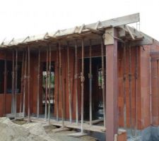 Notre porche (pas encore décoffré)