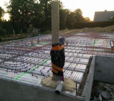 Treillis
planelles
hourdis polystyrène
canalisations PVC
plancher chauffant rehau fricker