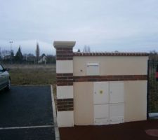 Voiries et muret technique r&eacute;alis&eacute;s par la SAEDEL (Soci&eacute;t&eacute; d?Am&eacute;nagement et d?Equipement du D&eacute;partement d?Eure-et-Loir)