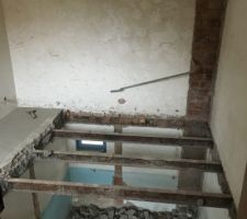 Démolition dalle béton pour la future cage d'escalier