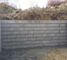 Vide sanitaire fini. Nous attendons les mat&eacute;riaux pour la dalle