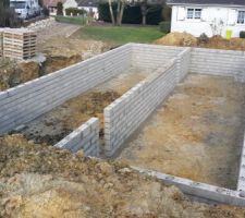 Vide sanitaire fini. Nous attendons les mat&eacute;riaux pour la dalle