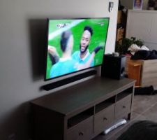 Préparation pour l'installation de la tv murale.
Je voulais absolument un système sans fil apparent.