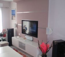 Fin du salon et du mur vidéo