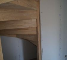 Sous escalier cellier