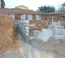 Fondations sous sol, terrasse et vide sanitaire...sous la pluie....