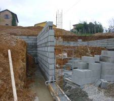 Fondations sous sol, terrasse et vide sanitaire...sous la pluie....J2