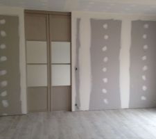 Porte à galandage entre Salon et Salle TV