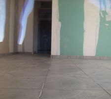 Carrelage et plinthe fini
