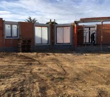 Pour une maison de plain pied C'EST REUSSI !!! et OC RESIDENCES ne compte pas rajouter de terre !!!!!!!!!!!!!!!!!