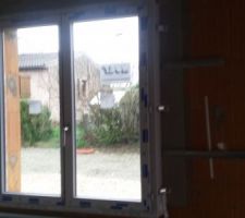 Rails pour le maintient de la laine de verre