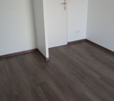 Parquet terminé à l'étage, chambre 1