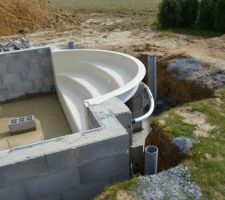 Plots de soutènement de la futur plage :)