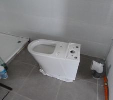 Installation WC dans salle de bain