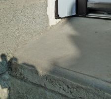 Seuil de la porte d'entrée très raide