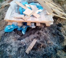 Est ce normal les déchets brûlés sur place ??