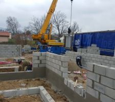 Arrivée de la cave à vins Polycave en béton vibré.