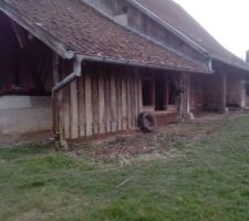 Fin de journée, les prochains coup de pelle seront pour les fondations...