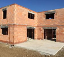 Murs &eacute;tage et dalle du toit vue c&ocirc;t&eacute; terrasse