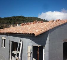 Début de la pose des tuiles